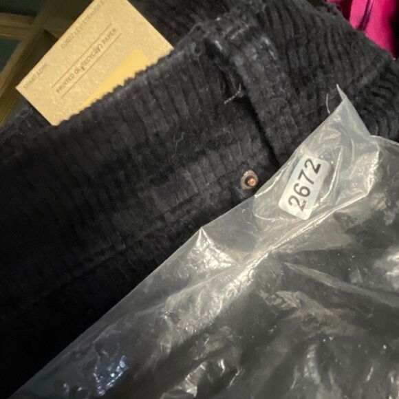 NWT Levi’s 31/30 black high rise skinny corduroy pants. - Picture 7 of 7